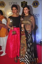 Priyanka Chopra, Mannara  at the 21st Lions Gold Awards 2015 in Mumbai on 6th Jan 2015